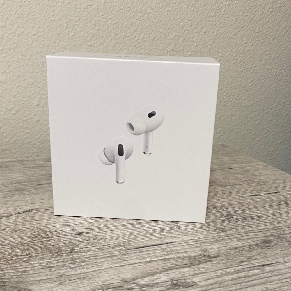 Apple AirPods Pro 2s in White